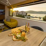 La Vela Luxury