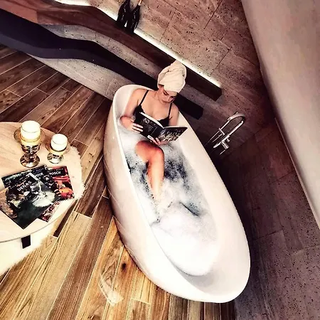 La Vela Luxury تروغير