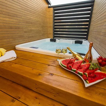 La Vela Luxury تروغير