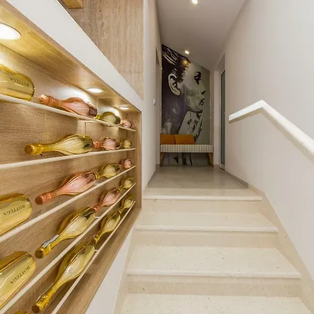 La Vela Luxury