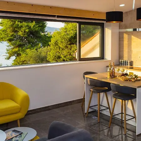 شقة La Vela Luxury تروغير